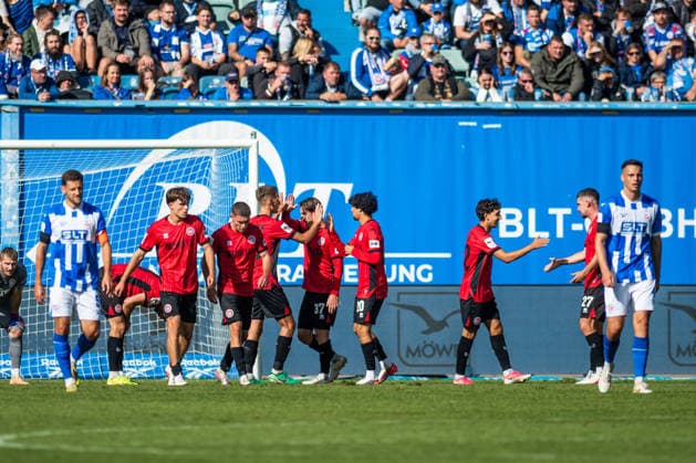 Rostock, Germany, September 5, 2026, 3rd Division 2026–2027, Matchday 4: FC Hansa Rostock vs. SV Wehen Wiesbaden. Pictured: The Wiesbaden team celebrates after scoring the goal that tied the game at 1–1. DFB and DFL regulations prohibit any use of photographs as image sequences and or quasi-video. Copyright: xFotostandx xVoelkerx