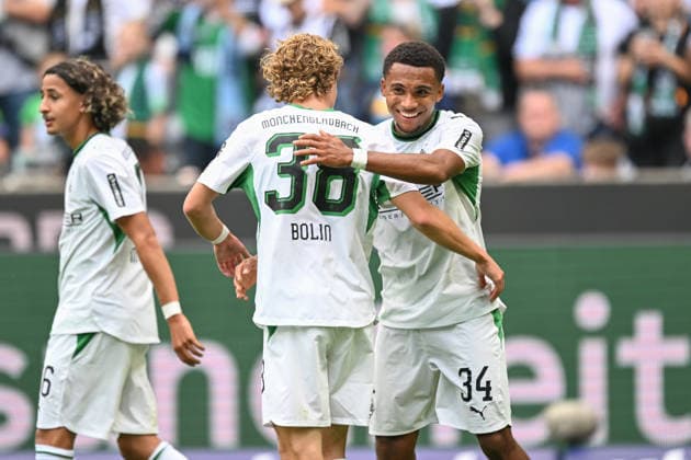Hugo Bolin (Moenchengladbach 38) jubelt nach dem Tor zum 1:0 mit Mathieu Nguefack (Moenchengladbach 34) Wael Mohya (Moenchengladbach 36) 05.09.2026 ¢ Fussball ¢ Borussia Moenchengladbach vs SV Elversberg, Borussia-Park, Moenchengladbach, DFB DFL REGULATIONS PROHIBIT ANY USE OF PHOTOGRAPHS AS IMAGE SEQUENCES AND OR QUASI-VIDEO NRW Germany *** Hugo Bolin (Mönchengladbach 38) celebrates after scoring the 1-0 goal with Mathieu Nguefack (Mönchengladbach 34) and Wael Mohya (Mönchengladbach 36) on May 9, 2026 ¢ Soccer ¢ Borussia Mönchengladbach vs. SV Elversberg, Borussia Park, Mönchengladbach, DFB DFL regulations prohibit any use of photographs as image sequences and or quasi-video. NRW, Germany Copyright: xpepphotox xHorstxMauelshagenx pep00321, pep_20260905_hm
