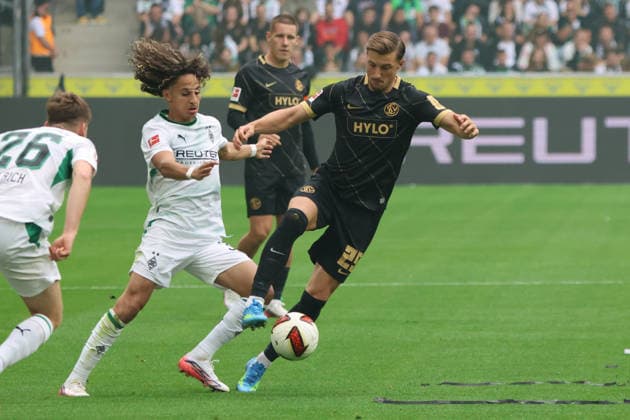 05.09.2026, Fussball, Herren, 1. Bundesliga, Saison 2026 2027, Borussia Mönchengladbach - SV 07 Elversberg, Lukas Petkov (SV 07 Elversberg), Wael Mohya (Borussia Mönchengladbach) Mönchengladbach Ista-Borussia-Park Nordrhein-Westfalen Deutschland (DEU) *** September 5, 2026, Soccer, Men s, 1. Bundesliga, 2026–2027 season, Borussia Mönchengladbach vs. SV 07 Elversberg, Lukas Petkov (SV 07 Elversberg), Wael Mohya (Borussia Mönchengladbach), Mönchengladbach, Ista, Borussia Park, North Rhine-Westphalia, Germany, DEU Copyright: xSebastianxBachx