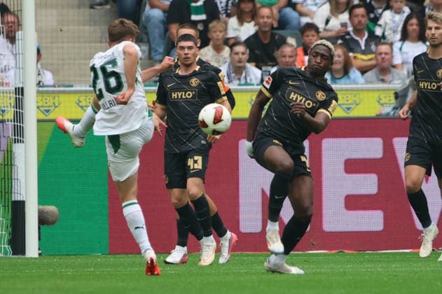 05.09.2026, Fussball, Herren, 1. Bundesliga, Saison 2026 2027, Borussia Mönchengladbach - SV 07 Elversberg, David Mokwa (SV 07 Elversberg), Lukas Ullrich (Borussia Mönchengladbach) Mönchengladbach Ista-Borussia-Park Nordrhein-Westfalen Deutschland (DEU) *** September 5, 2026, Soccer, Men s, 1. Bundesliga, 2026–2027 season, Borussia Mönchengladbach vs. SV 07 Elversberg, David Mokwa (SV 07 Elversberg), Lukas Ullrich (Borussia Mönchengladbach), Mönchengladbach, Ista, Borussia Park, North Rhine-Westphalia, Germany (DEU) Copyright: xSebastianxBachx