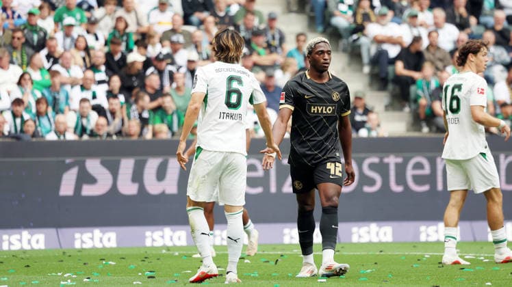 05.09.2026, xrekx, Fussball 1.Bundesliga, Borussia Moenchengladbach - SV Elversberg v.l. Ko Itakura (Borussia Moenchengladbach) David Mokwa (SV 07 Elversberg) (DFL DFB REGULATIONS PROHIBIT ANY USE OF PHOTOGRAPHS as IMAGE SEQUENCES and or QUASI-VIDEO) Moenchengladbach *** September 5, 2026, xrekx, Soccer, Bundesliga 1, Borussia Mönchengladbach vs. SV Elversberg, Ko Itakura, Borussia Mönchengladbach, David Mokwa, SV 07 Elversberg, DFL, DFB. REGULATIONS PROHIBIT ANY USE OF PHOTOGRAPHS AS IMAGE SEQUENCES AND OR QUASI-VIDEO. Mönchengladbach