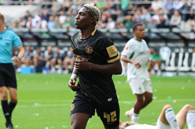 05.09.2026, Fussball, Herren, 1. Bundesliga, Saison 2026 2027, Borussia Mönchengladbach - SV 07 Elversberg, Torjubel zum 1:1, Torschütze: David Mokwa (SV 07 Elversberg) Mönchengladbach Ista-Borussia-Park Nordrhein-Westfalen Deutschland (DEU) *** September 5, 2026, Soccer, Men s, 1. Bundesliga, 2026–2027 season, Borussia Mönchengladbach vs. SV 07 Elversberg, goal celebration after the 1–1 equalizer, goal scorer David Mokwa, SV 07 Elversberg vs. Mönchengladbach, live at Borussia Park, North Rhine-Westphalia, Germany (DEU) Copyright: xSebastianxBachx