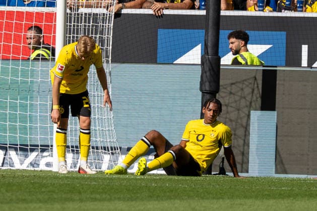 1. Bundesliga: TSG Hoffenheim vs Borussia Dortmund, 05.09.2026 Verletzung und gleichzeitig die Auswechslung von Filippo ManÃ (Borussia Dortmund, 39) 1. Bundesliga: TSG Hoffenheim vs Borussia Dortmund, SNP Arena, 05.09.2026 DFB DFL REGULATIONS PROHIBIT ANY USE OF PHOTOGRAPHS AS IMAGE SEQUENCES AND OR QUASI-VIDEO. *** 1 Bundesliga: TSG Hoffenheim vs. Borussia Dortmund, September 5, 2026—Injury and subsequent substitution of Filippo Manà for Borussia Dortmund, 39 1 Bundesliga: TSG Hoffenheim vs. Borussia Dortmund, SNP Arena, September 5, 2026 DFB and DFL regulations prohibit any use of photographs as image sequences and or quasi-video. Copyright: xBEAUTIFULxSPORTS Hillx