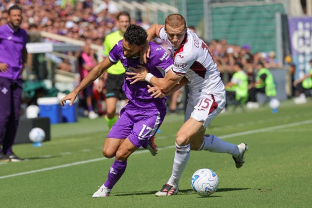 ACF Fiorentina v Torino FC- Campionato Serie A Joao Mario of ACF Fiorentina and Pietro Comuzzo of Torino FC ,battle for the ball during the Italian Serie A football match between ACF Fiorentina and Torino F.C. ,on September 5 ,2026 at the Artemio-Franchi stadium in Florence. Firenze FI Italy  Copyright: xAndreaxMartinix originalFilename:martini-acffiore260905_npsMJ.jpg