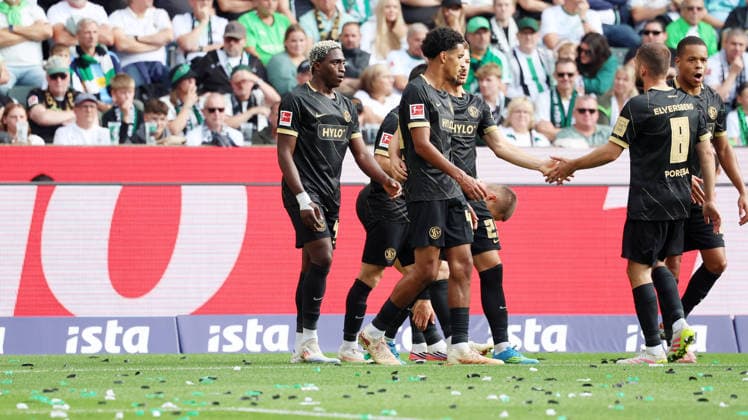 05.09.2026, xrekx, Fussball 1.Bundesliga, Borussia Moenchengladbach - SV Elversberg v.l. Torjubel nach dem Tor zum celebrating the goal celebrate 1:1 durch David Mokwa (SV 07 Elversberg) (DFL DFB REGULATIONS PROHIBIT ANY USE OF PHOTOGRAPHS as IMAGE SEQUENCES and or QUASI-VIDEO) Moenchengladbach *** September 5, 2026, xrekx, Soccer, Bundesliga 1, Borussia Mönchengladbach vs. SV Elversberg: Goal celebration after David Mokwa scored the 1-1 goal for SV 07 Elversberg. DFL and DFB regulations prohibit any use of photographs as image sequences and or quasi-video. Mönengladbach