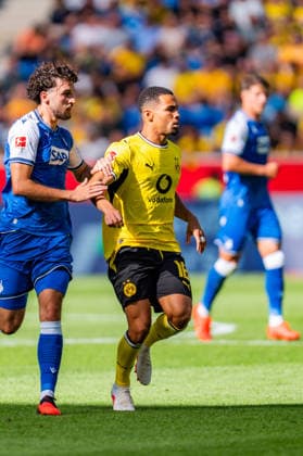 1. Bundesliga, 2. Spieltag, TSG 1899 Hoffenheim vs. Borussia Dortmund am 05.09.2026 Ethan Nwaneri debut erster Einsatz Einwechselung WICHTIGER HINWEIS: Gemäß den Vorgaben der DFL und des DFB ist es untersagt, in dem Stadion und oder vom Spiel angefertigte Fotoaufnahmen in Form von Sequenzbildern und oder videoähnlichen Fotostrecken zu verwerten bzw. verwerten zu lassen. *** Bundesliga 1, Matchday 2, TSG 1899 Hoffenheim vs. Borussia Dortmund on September 5, 2026: Ethan Nwaneri’s debut, first appearance, came on as a substitute. IMPORTANT NOTICE: In accordance with DFL and DFB regulations, it is prohibited to use or allow the use of photographs taken in the stadium and or during the match in the form of sequential images and or video-like photo series. Copyright: xBahhoxKarax