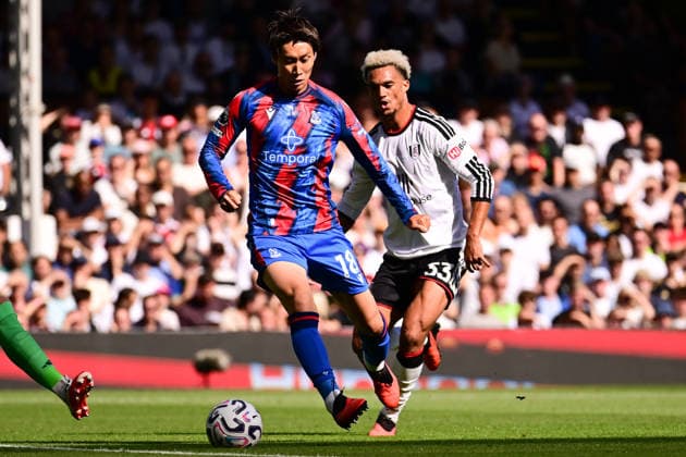 Fulham v Crystal Palace, Premier League Crystal Palace defender Daichi Kamada (18) under pressure from Fulham midfielder Antonee Robinson (33) during the Premier League match between Fulham and Crystal Palace at Craven Cottage, London, UK on 5 September 2026. London Craven Cottage Greater London UK Editorial use only DataCo restrictions apply See www.football-dataco.com , Copyright: xDennisxGoodwinx PSI-24838-0029