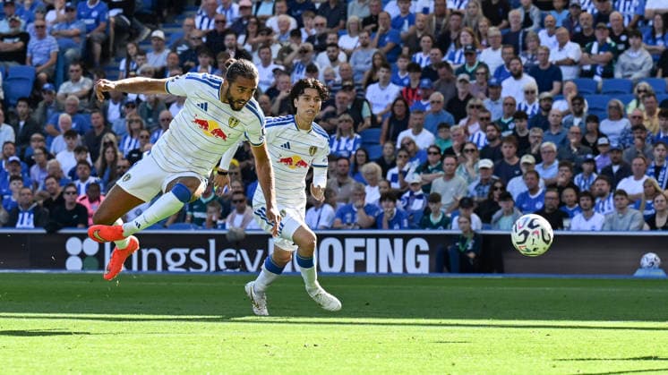 Brighton and Hove Albion v Leeds United Premier League Dominic Calvert-Lewin of Leeds United heads at goal during the Premier League match at the American Express Stadium, Brighton and Hove 05 09 2026 UK Newspapers OUT Copyright: xJeremyxLandeyx FIL-23899-0033