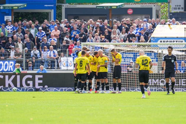 German Soccer, 3rd Division, Matchday 4, Hänsch Arena, SV Meppen vs. 1 FC Saarbrücken: Celebrations after Saarbrücken s 0–2 goal; goal scorer: Florian Pick, 1 FC Saarbrücken, 20 Copyright: xMichelxWittex