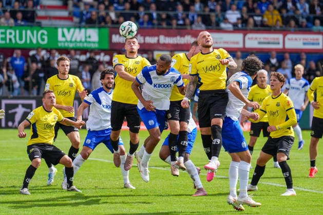 German Soccer, 3rd Division, Matchday 4, Hänsch Arena, SV Meppen vs. 1 FC Saarbrücken Cyrill Akono SV Meppen, 9 Copyright: xMichelxWittex