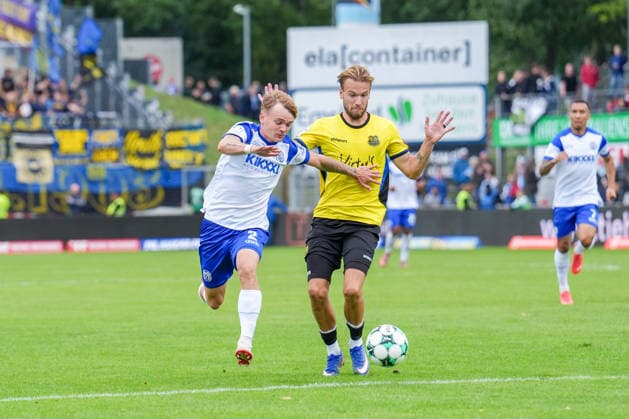 German Soccer, 3rd Division, Matchday 4, Hänsch Arena, SV Meppen vs. 1 FC Saarbrücken: Dominique Domröse (SV Meppen, 2) and Niko Bretschneider (1 FC Saarbrücken, 28) Copyright: xMichelxWittex