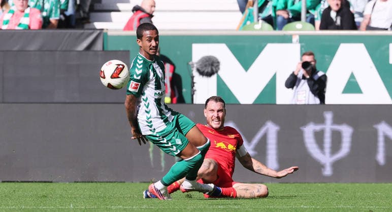 Bremen - RB Leipzig Bundesliga Bremen, 05.09.2026, Weserstadion, Fußball, 1.Bundesliga, 2.Spieltag , SV Werder Bremen vs. RB Leipzig , Im Bild von links: Arthur ( 13, Bremen), David Raum (22, RB Leipzig). , Nur zur redaktionellen Nutzung. Only editorial use. , DFL DFB regulations prohibit any use of photographs as image sequences and or quasi-video. , *** Bremen vs. RB Leipzig, Bundesliga, Bremen, September 5, 2026, Weserstadion, Soccer, Bundesliga 1, Matchday 2, SV Werder Bremen vs. RB Leipzig, Pictured from left: Arthur 13, Bremen, David Raum 22, RB Leipzig, For editorial use only. DFL and DFB regulations prohibit any use of photographs as image sequences and or quasi-video,