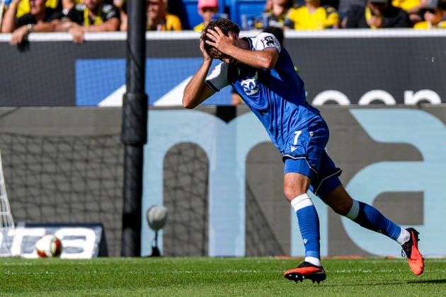Torschütze Leon Avdullahu (Hoffenheim, 7) schlägt die Hände über dem Kopf zusammen und kann es nicht fassen, Spieler der TSG 1899 Hoffenheim, jubelt über das Tor zum 1:0, Jubel, jubeln, Torjubel, Torerfolg, celebrate the goal, goal, celebration, jubelt ueber das Tor, Freuen, Freude, freut sich, optimistisch, positiv, Spielszene, Highlight, Einzelbild, Einzelfoto, Aktion, Action, 05.09.2026, Sinsheim (Deutschland), Fussball, Bundesliga, TSG 1899 Hoffenheim - Borussia Dortmund, DFB DFL REGULATIONS PROHIBIT ANY USE OF PHOTOGRAPHS AS IMAGE SEQUENCES AND OR QUASI-VIDEO. *** Goal scorer Leon Avdullahu of Hoffenheim, No. 7, claps his hands above his head and can t believe it; a player for TSG 1899 Hoffenheim celebrates the 1-0 goal, Celebration, cheering, goal celebration, goal scored, celebrate the goal, goal, celebration, cheering over the goal, joy, happiness, happy, optimistic, positive, game scene, highlight, single frame, single photo, action, 05 09 2026, Sinsheim, Germany, soccer, Bundesliga, TSG 1899 Hoffenheim vs. Borussia Dortmund, DFB and DFL regulations prohibit any use of photographs as image sequences and or quasi-video xozx