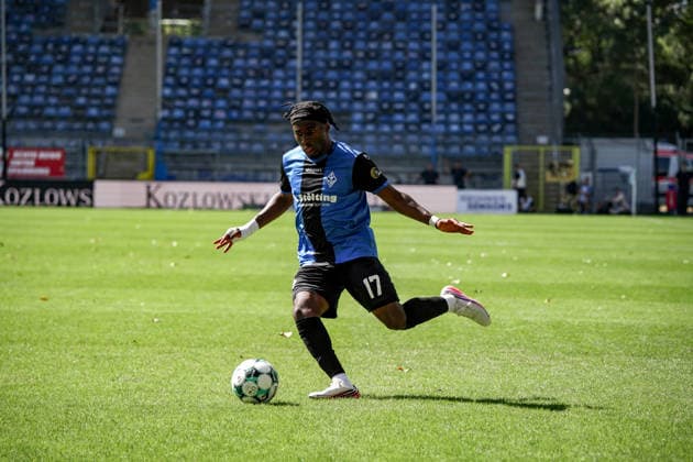 Germany Soccer Season 2026–2027, 3rd Division, Matchday 4, SV Waldhof Mannheim 07 vs. SC Verl, Carl Benz Stadium, Mannheim, Darnell Keumo, SV Waldhof Mannheim, No. 17 on the ball, in possession, Mannheim, Carl Benz Stadium, Germany Copyright: xBennetxLongx