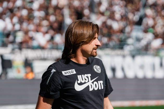 Deutschland: Fußball 1. Bundesliga Männer 2026 - 2027, 2. Spieltag - VfL Borussia Mönchengladbach vs SV Elversberg (ista Borussia Park): Vor dem Spiel nach Sky - Interview Vincent Wagner (Trainer SV Elversberg) *** Germany Soccer 1st Bundesliga Men 2026–2027, Matchday 2: VfL Borussia Mönchengladbach vs. SV Elversberg at Borussia Park. Pre-game interview with Vincent Wagner, coach of SV Elversberg, on Sky. Copyright: xThiemoxRudolphx