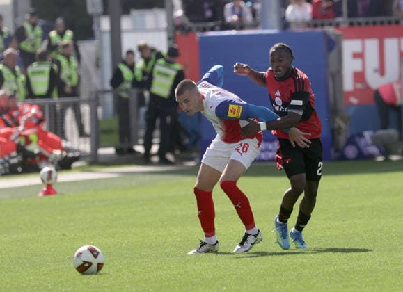 David Zec (Holstein Kiel), Mohamed Ali Zoma (1.FC Nuernberg) Fussball, Herren, Saison 2026 2027, 2.BL, Holstein Stadion, Holstein Kiel gegen 1.FC Nuernberg, 2-2 DFL REGULATIONS PROHIBIT ANY USE OF PHOTOGRAPHS AS IMAGE SEQUENCES AND OR QUASI-VIDEO. *** David Zec, Holstein Kiel; Mohamed Ali Zoma, 1. FC Nuremberg; Soccer, Men s, 2026–2027 Season, 2. Bundesliga, Holstein Stadium, Holstein Kiel vs. 1. FC Nuremberg, 2–2. DFL regulations prohibit any use of photographs as image sequences and or quasi-video.