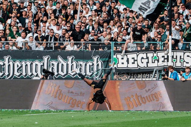 Deutschland: Fußball 1. Bundesliga Männer 2026 - 2027, 2. Spieltag - VfL Borussia Mönchengladbach vs SV Elversberg (ista Borussia Park): 1 zu 1 Auslgeich von David Mokwa (SV Elversberg, 42), Jubel, Tor, Freude, feiern, Spass, Emotionen, Rad *** Germany Men s Soccer Bundesliga 1 2026–2027, Matchday 2: VfL Borussia Mönchengladbach vs. SV Elversberg at Borussia Park—1-1 tie thanks to David Mokwa of SV Elversberg (42 ), celebration, goal, joy, partying, fun, emotions, bicycle kick Copyright: xThiemoxRudolphx