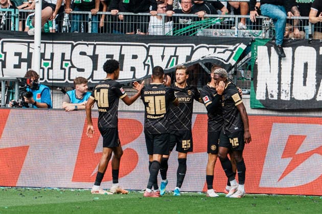 Deutschland: Fußball 1. Bundesliga Männer 2026 - 2027, 2. Spieltag - VfL Borussia Mönchengladbach vs SV Elversberg (ista Borussia Park): 1 zu 1 Auslgeich von David Mokwa (SV Elversberg, 42), Jubel, Tor, Freude, feiern, Spass, Emotionen *** Germany Men s Soccer Bundesliga 1 2026–2027, Matchday 2: VfL Borussia Mönchengladbach vs. SV Elversberg at Borussia Park—1–1 draw thanks to a goal by David Mokwa of SV Elversberg in the 42nd minute—cheers, goal, joy, celebration, fun, emotions Copyright: xThiemoxRudolphx