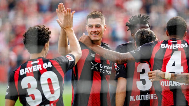 LEVERKUSEN, GERMANY - SEPTEMBER 5, 2026: Mark Flekken (Bayer 04 Leverkusen, 1) gestures during the German Bundesliga match on gameday 2 between Bayer 04 Leverkusen vs. 1. FC Union Berlin at BayArena on September 5, 2026 in Leverkusen, Germany. DFL REGULATIONS PROHIBIT ANY USE OF PHOTOGRAPHS AS IMAGE SEQUENCES AND OR QUASI-VIDEO. Northrhine-Westphalia Germany Copyright: xAxelxKohringx