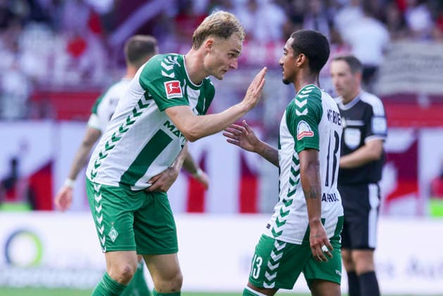 Amos Pieper (Werder Bremen) und Arthur (Werder Bremen) unterhalten sich waehrend des Spiels der 1. Bundesliga zwischen SV Werder Bremen und RB Leipzig, Weserstadion am 05. September 2026 in Bremen, Deutschland. (Foto von Marco Steinbrenner DeFodi Images) +++ Amos Pieper (Werder Bremen) und Arthur (Werder Bremen) talk together during the Bundesliga match between SV Werder Bremen and RB Leipzig at Weserstadion on September 5, 2026 in Bremen, Germany. (Photo by Marco Steinbrenner DeFodi Images) DFB DFL REGULATIONS PROHIBIT ANY USE OF PHOTOGRAPHS AS IMAGE SEQUENCES AND OR QUASI-VIDEO. (Photo by Marco Steinbrenner DeFodi Images) - *** Amos Pieper of Werder Bremen and Arthur of Werder Bremen chat during the Bundesliga match between SV Werder Bremen and RB Leipzig at Weserstadion on September 5, 2026, in Bremen, Germany. Photo by Marco Steinbrenner, DeFodi Images. Amos Pieper of Werder Bremen and Arthur of Werder Bremen talk together during the Bundesliga match between SV Werder Bremen and RB Leipzig at Weserstadion on September 5, 2026 in Bremen, Germany. Photo by Marco Steinbrenner, DeFodi Images. DFB and DFL regulations prohibit any use of photographs as image sequences and or quasi-video. Photo by Marco Steinbrenner, DeFodi Images.