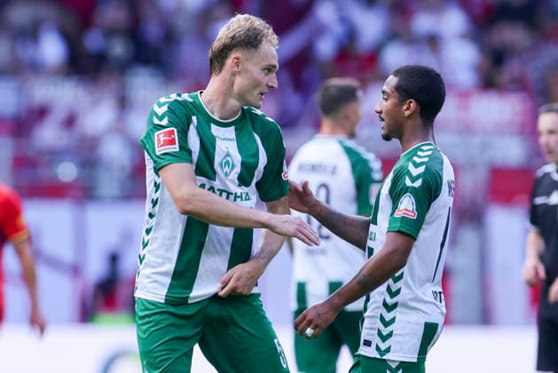 Amos Pieper (Werder Bremen) und Arthur (Werder Bremen) unterhalten sich waehrend des Spiels der 1. Bundesliga zwischen SV Werder Bremen und RB Leipzig, Weserstadion am 05. September 2026 in Bremen, Deutschland. (Foto von Marco Steinbrenner DeFodi Images) +++ Amos Pieper (Werder Bremen) und Arthur (Werder Bremen) talk together during the Bundesliga match between SV Werder Bremen and RB Leipzig at Weserstadion on September 5, 2026 in Bremen, Germany. (Photo by Marco Steinbrenner DeFodi Images) DFB DFL REGULATIONS PROHIBIT ANY USE OF PHOTOGRAPHS AS IMAGE SEQUENCES AND OR QUASI-VIDEO. (Photo by Marco Steinbrenner DeFodi Images) - *** Amos Pieper of Werder Bremen and Arthur of Werder Bremen chat during the Bundesliga match between SV Werder Bremen and RB Leipzig at Weserstadion on September 5, 2026, in Bremen, Germany. Photo by Marco Steinbrenner, DeFodi Images. Amos Pieper of Werder Bremen and Arthur of Werder Bremen talk together during the Bundesliga match between SV Werder Bremen and RB Leipzig at Weserstadion on September 5, 2026 in Bremen, Germany. Photo by Marco Steinbrenner, DeFodi Images. DFB and DFL regulations prohibit any use of photographs as image sequences and or quasi-video. Photo by Marco Steinbrenner, DeFodi Images.