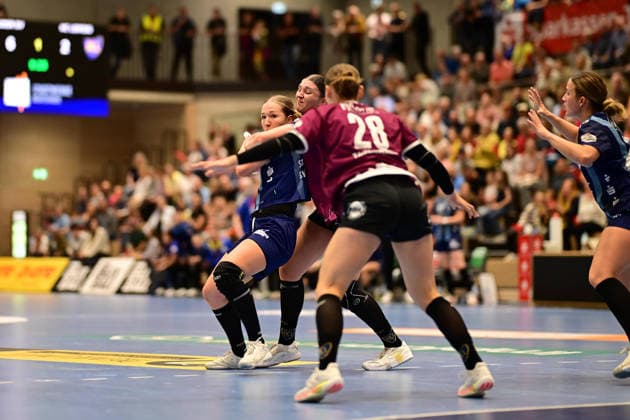 Handball I Women I 2026–2027 Season I Bundesliga I Matchday 2 I Buxtehuder SV vs. HC Leipzig I September 5, 2026 Johanna Andresen 18, Buxtehuder Sportverein, blocked by Laura Sophie Klocke 13, HC Leipzig, Buxtehude Halle Nord, Lower Saxony, Germany Copyright: xLobeca FelixxWeißbergx