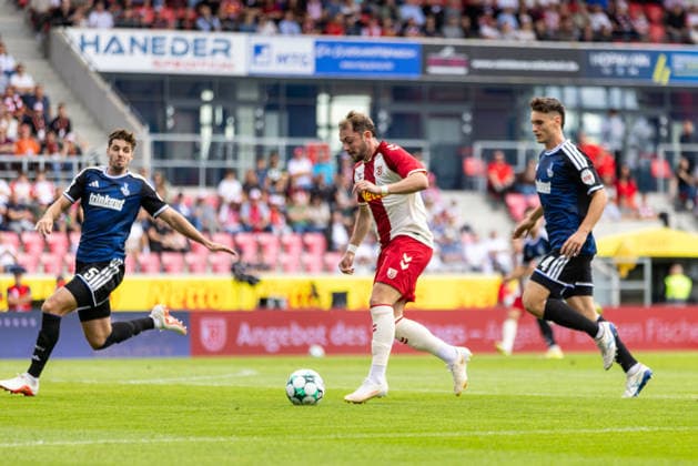 September 5, 2026, Soccer, GER, Season, 3rd Division, 2026–2027 Season, Matchday 4, SSV Jahn Regensburg vs. MSV Duisburg: Lucas Hermes (SSV Jahn Regensburg) vs. Tobias Fleckstein (Duisburg) and Martin Ens (Duisburg). DFL regulations prohibit any use of photographs as image sequences and or quasi-video.
