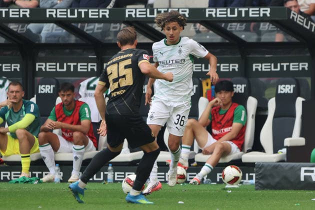 05.09.2026, Fussball, Herren, 1. Bundesliga, Saison 2026 2027, Borussia Mönchengladbach - SV 07 Elversberg, Lukas Petkov (SV 07 Elversberg), Wael Mohya (Borussia Mönchengladbach) Mönchengladbach Ista-Borussia-Park Nordrhein-Westfalen Deutschland (DEU) *** September 5, 2026, Soccer, Men s, 1. Bundesliga, 2026–2027 Season, Borussia Mönchengladbach vs. SV 07 Elversberg, Lukas Petkov (SV 07 Elversberg), Wael Mohya (Borussia Mönchengladbach), Mönchengladbach, Ista, Borussia Park, North Rhine-Westphalia, Germany, DEU Copyright: xSebastianxBachx