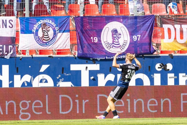 September 5, 2026, Soccer, GER, Season, 3rd Division, 2026–2027 Season, Matchday 4, SSV Jahn Regensburg vs. MSV Duisburg, Peter Remmert, Duisburg celebrates after the 1–1 draw despite playing a man down. DFL REGULATIONS PROHIBIT ANY USE OF PHOTOGRAPHS AS IMAGE SEQUENCES AND OR QUASI-VIDEO