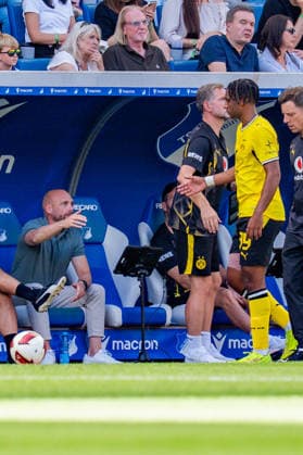 1. Bundesliga, 2. Spieltag, TSG 1899 Hoffenheim vs. Borussia Dortmund am 05.09.2026 Filippo Mane verletzt sich Verletzung Auswechselung Ole Book WICHTIGER HINWEIS: Gemäß den Vorgaben der DFL und des DFB ist es untersagt, in dem Stadion und oder vom Spiel angefertigte Fotoaufnahmen in Form von Sequenzbildern und oder videoähnlichen Fotostrecken zu verwerten bzw. verwerten zu lassen. *** Bundesliga 1, Matchday 2, TSG 1899 Hoffenheim vs. Borussia Dortmund on September 5, 2026. Filippo Mane gets injured; Ole Book comes on as a substitute. IMPORTANT NOTICE: In accordance with DFL and DFB regulations, it is prohibited to use or allow the use of photographs taken in the stadium and or during the game in the form of sequential images and or video-like photo series. Copyright: xBahhoxKarax
