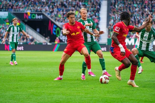 Neil El Aynaoui (RB Leipzig, 21), Marco Grüll (Werder Bremen, 17), Deutschland: Fussball, Bundesliga, Saison 2026 27, 2. Spieltag, 05.09.2026, Werder Bremen vs RB Leipzig, Weserstadion (Bremen) *** Neil El Aynaoui, RB Leipzig, 21; Marco Grüll, Werder Bremen, 17; German Soccer, Bundesliga, 2026–27 Season, Matchday 2, September 5, 2026, Werder Bremen vs. RB Leipzig, Weserstadion, Bremen Copyright: xLeonxFrickx
