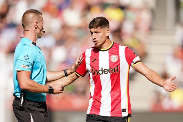 Premier League: Brentford v Sunderland Vitaly Janelt of Brentford frustrated with referee™s decision during the Premier League match Brentford vs Sunderland at GTECH Community Stadium, London, United Kingdom on 05 September 2026 (Photo by Harvey Murphy News Images) Copyright: xHarveyxMurphy NewsxImagesx
