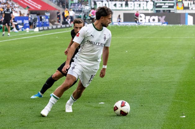 Nicolas Gerrit Kuehn (Borussia Moenchengladbach, 19) am Ball. Borussia Moenchengladbach vs. SV Elversberg, Fussball, 1. Bundesliga, 02. Spieltag, Saison 2026 2027, 05.09.2026 DFL DFB Regulations prohibit any use of Photographs as image sequences and or Quasivideo Borussia Moenchengladbach vs. SV Elversberg, Fussball, 1. Bundesliga, 02. Spieltag, Saison 2026 2027, 05.09.2026 Moenchengladbach *** Nicolas Gerrit Kuehn, Borussia Mönchengladbach, 19 with the ball, Borussia Mönchengladbach vs. SV Elversberg, Soccer, Bundesliga 1, Matchday 2, 2026–2027 Season, September 5, 2026 DFL DFB regulations prohibit any use of photographs as image sequences and or quasi-video Borussia Mönchengladbach vs. SV Elversberg, soccer, Bundesliga 1, Matchday 2, 2026–2027 season, September 5, 2026, Mönchengladbach Copyright: xEibner-Pressefoto ThomasxHaeslerx EP_THR
