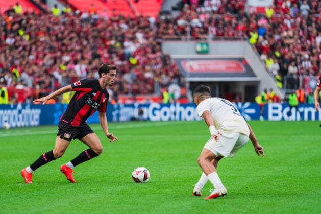 Afonso Moreira (Bayer 04 Leverkusen, 09) laeuft mit dem Ball Livan Burcu (1.FC Union Berlin, 09) an Bayer 04 Leverkusen vs. 1.FC Union Berlin, Fussball, 1.Bundesliga, 2.Spieltag, Saison 2026 27, 05.09.2026, DFL REGULATIONS PROHIBIT ANY USE OF PHOTOGRAPHS AS IMAGE SEQUENCES AND OR QUASI-VIDEO, Bayer 04 Leverkusen vs. 1.FC Union Berlin, Fussball, 1.Bundesliga, 2.Spieltag, Saison 2026 27, 05.09.2026 Leverkusen *** Afonso Moreira (Bayer 04 Leverkusen), No. 09, runs with the ball; Livan Burcu (1. FC Union Berlin), No. 09, at Bayer 04 Leverkusen vs. 1. FC Union Berlin, soccer, Bundesliga 1, Matchday 2, 2026–27 season, September 5, 2026, DFL regulations prohibit any use of photographs as image sequences and or quasi-video, Bayer 04 Leverkusen vs. 1 FC Union Berlin, soccer, Bundesliga 1, Matchday 2, 2026–27 season, September 5, 2026, Leverkusen Copyright: xEibner-Pressefoto LukasxBaldygax EP_LBA