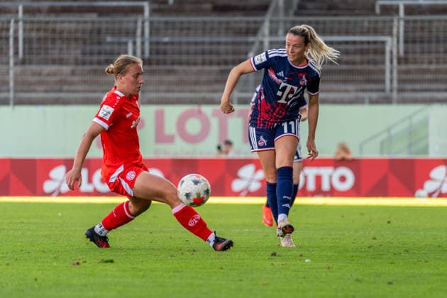 Spielszene, Zweikampf, Pass, Passspiel, v.l. Johanna Berg (1. FSV Mainz 05, 09), Sandra Maria Jessen (1. FC Koeln, 11), GER, 1. FSV Mainz 05 vs. 1. FC Koeln, Fussball, Google Pixel Frauen-Bundesliga, 3. Spieltag, Saison 2026 2027, 05.09.2026, DFB REGULATIONS PROHIBIT ANY USE OF PHOTOGRAPHS AS IMAGE SEQUENCES AND OR QUASI-VIDEO, GER, 1. FSV Mainz 05 vs. 1. FC Koeln, Fussball, Google Pixel Frauen-Bundesliga, 3. Spieltag, Saison 2026 2027, 05.09.2026 Mainz *** Game action, tackle, pass, passing play, from left: Johanna Berg 1 FSV Mainz 05, 09, Sandra Maria Jessen 1 FC Köln, 11, GER, 1 FSV Mainz 05 vs. 1 FC Köln, soccer, Google Pixel Women’s Bundesliga, Matchday 3, 2026–2027 season, September 5, 2026, DFB regulations prohibit any use of photographs as image sequences and or quasi-video, GER, 1 FSV Mainz 05 vs. 1 FC Cologne, Soccer, Google Pixel Women’s Bundesliga, Matchday 3, 2026–2027 Season, September 5, 2026, Mainz Copyright: xEibner-Pressefoto J-NxGroemlingx EP_JGG