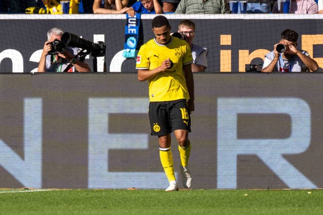 Torjubel des Torschützen Ethan Nwaneri (Borussia Dortmund). xettx, Deutschland, Sinsheim, 05.09.2026, Fussball, Bundesliga: TSG 1899 Hoffenheim vs Borussia Dortmund, Saison 2026 2027, 2. Spieltag, SNP Arena DFL DFB REGULATIONS PROHIBIT ANY USE OF PHOTOGRAPHS AS IMAGE SEQUENCES AND OR QUASI-VIDEO. *** Goal celebration by goal scorer Ethan Nwaneri, Borussia Dortmund xettx, Germany, Sinsheim, September 5, 2026, Soccer, Bundesliga: TSG 1899 Hoffenheim vs. Borussia Dortmund, 2026–2027 season, Matchday 2, SNP Arena. DFL and DFB regulations prohibit any use of photographs as image sequences and or quasi-video.
