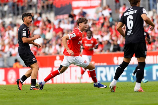 Soccer, 3rd Division, Matchday 04: Rot-Weiss Essen vs. Viktoria Köln on September 5, 2026, at the Stadion an der Hafenstraße in Essen. Jaka Cuber Potocnik, Rot-Weiss Essen