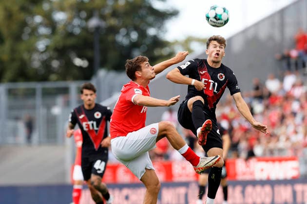 Soccer, 3rd Division, Matchday 04: Rot-Weiss Essen vs. Viktoria Köln on September 5, 2026, at the Stadion an der Hafenstraße in Essen. Marvin Obuz, Rot-Weiss Essen