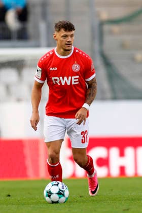 Soccer, 3rd Division, Matchday 04: Rot-Weiss Essen vs. Viktoria Köln on September 5, 2026, at the Stadion an der Hafenstraße in Essen. Jannik Hofmann, Rot-Weiss Essen