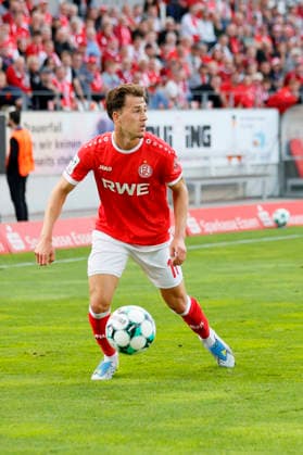 Soccer, 3rd Division, Matchday 04: Rot-Weiss Essen vs. Viktoria Köln on September 5, 2026, at the Stadion an der Hafenstraße in Essen. Noah Pesch, Rot-Weiss Essen