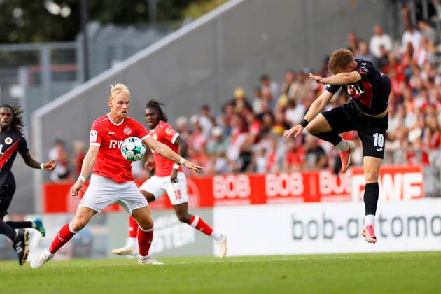 Soccer, 3rd Division, Matchday 04: Rot-Weiss Essen vs. Viktoria Köln on September 5, 2026, at the Stadion an der Hafenstraße in Essen; Ben Hüning, Rot-Weiss Essen