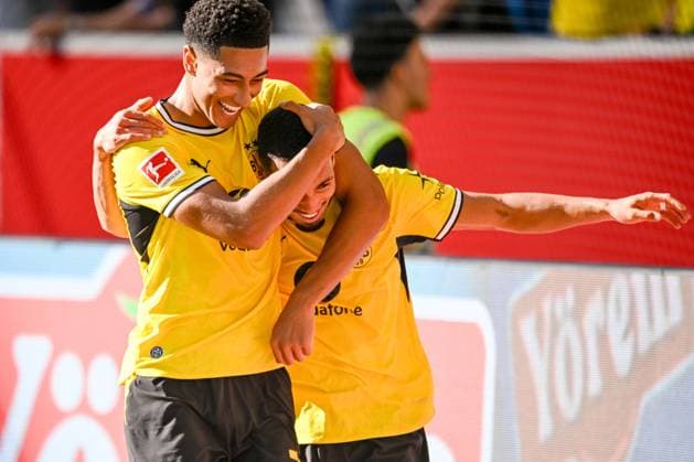 Ethan Nwaneri (Borussia Dortmund) Torjubel, jubelt mit seiner Mannschaft nach treffer zum 2:3 waehrend des spiels der 1. Bundesliga zwischen TSG Hoffenheim und Borussia Dortmund, SNP Arena am 05. September 2026 in Sinsheim, Deutschland. (Foto von Harry Langer DeFodi Images) +++ Ethan Nwaneri (Borussia Dortmund) celebrates after scoring his team s third goal with teammates during the Bundesliga match between TSG Hoffenheim and Borussia Dortmund at SNP Arena on September 5, 2026 in Sinsheim, Germany. (Photo by Harry Langer DeFodi Images) DFB DFL REGULATIONS PROHIBIT ANY USE OF PHOTOGRAPHS AS IMAGE SEQUENCES AND OR QUASI-VIDEO. (Photo by Harry Langer DeFodi Images) DFB DFL REGULATIONS PROHIBIT ANY USE OF PHOTOGRAPHS AS IMAGE SEQUENCES AND OR QUASI-VIDEO. - *** Ethan Nwaneri of Borussia Dortmund celebrates a goal with his teammates after scoring the 2-3 goal during the Bundesliga match between TSG Hoffenheim and Borussia Dortmund, SNP Arena on September 5, 2026, in Sinsheim, Germany. Photo by Harry Langer, DeFodi Images. Ethan Nwaneri of Borussia Dortmund celebrates with his teammates after scoring his team’s third goal during the Bundesliga match between TSG Hoffenheim and Borussia Dortmund at SNP Arena on September 5, 2026 in Sinsheim, Germany. Photo by Harry Langer, DeFodi Images. DFB and DFL regulations prohibit any use of photographs as image sequences and or quasi-video. Photo by Harry Langer, DeFodi Images. DFB and DFL regulations prohibit any use of photographs as imSEQUENCES AND OR QUASI-VIDEO