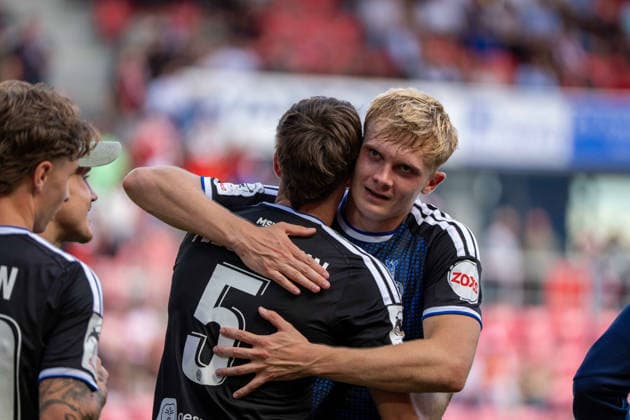 The two MSV goal scorers, Tobias Fleckstein of MSV Duisburg (front), Peter Remmert (MSV Duisburg), on the left: Jahn Regensburg vs. MSV Duisburg, soccer, 3rd Division, Matchday 4, September 5, 2026; Jahn Regensburg vs. MSV Duisburg, soccer, 3rd Division, September 5, 2026, Regensburg Copyright: xEibner-Pressefotox EP_EER