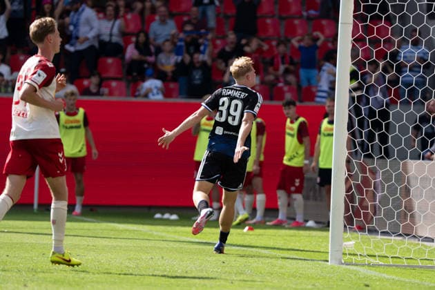 Peter Remmert of MSV Duisburg celebrates his goal to make it 1–1 in the match between Jahn Regensburg and MSV Duisburg, soccer, 3. Liga, Matchday 4, September 5, 2026. Jahn Regensburg vs. MSV Duisburg, soccer, 3. Liga, September 5, 2026, Regensburg Copyright: xEibner-Pressefotox EP_EER
