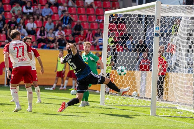 Tobias Fleckstein of MSV Duisburg scores to make it 2–1 Jahn Regensburg vs. MSV Duisburg, Soccer, 3rd Division, Matchday 4, September 5, 2026 Jahn Regensburg vs. MSV Duisburg, Soccer, 3rd Division, September 5, 2026, Regensburg Copyright: xEibner-Pressefotox EP_EER