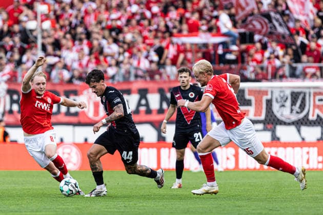 3rd Division: Rot-Weiss Essen vs. FC Viktoria Köln, September 5, 2026; Tony Menzel (Rot-Weiss Essen), 8, Niklas Castelle, FC Viktoria Köln, 44 3rd Division Rot-Weiss Essen vs. FC Viktoria Köln, Stadion an der Hafenstraße, Essen, September 5, 2026. DFL regulations prohibit any use of photographs as image sequences and or quasi-video Copyright: xBEAUTIFULxSPORTS Buriakovx