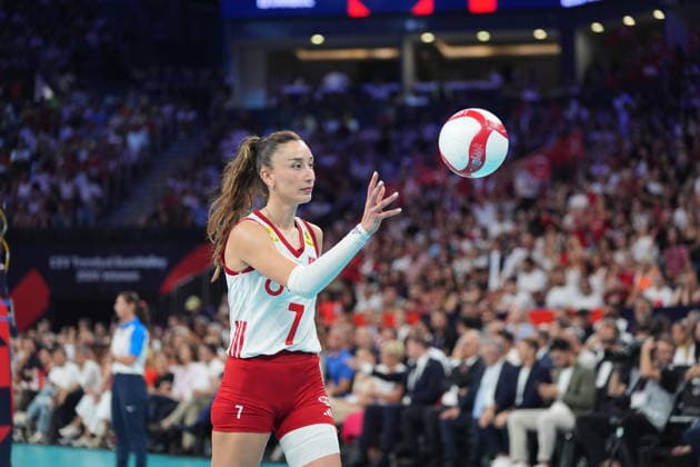 Turkiye v Serbia - CEV EuroVolley 2026 ISTANBUL, TURKIYE - SEPTEMBER 5: Hande Baladin of Turkiye in action during the CEV Women s European Volleyball Championship semifinal match between Turkiye and Serbia at Sinan Erdem Sports Hall in Istanbul, Turkiye, on September 5, 2026. Cemal Yurttas Anadolu Istanbul Turkey. Editorial use only. Please get in touch for any other usage.  Copyright: x2026xAnadoluxCemalxYurttasx