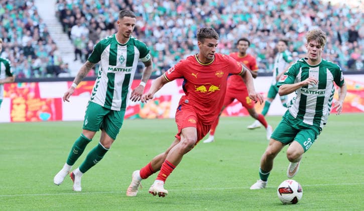 Bremen - RB Leipzig Bundesliga Bremen, 05.09.2026, Weserstadion, Fußball, 1.Bundesliga, 2.Spieltag , SV Werder Bremen vs. RB Leipzig , Im Bild von links: Marco FriedlÊ( 32, Bremen), Marc Paz Guiu ( 9, RB Leipzig), Mick Schmetgens ( 33, Bremen). , Nur zur redaktionellen Nutzung. Only editorial use. , DFL DFB regulations prohibit any use of photographs as image sequences and or quasi-video. , *** Bremen vs. RB Leipzig, Bundesliga, Bremen, September 5, 2026, Weserstadion, Soccer, Bundesliga 1, Matchday 2, SV Werder Bremen vs. RB Leipzig. Pictured from left: Marco Friedl (32), Bremen; Marc Paz Guiu (9), RB Leipzig, Mick Schmetgens 33, Bremen, For editorial use only. DFL and DFB regulations prohibit any use of photographs as image sequences and or quasi-video,