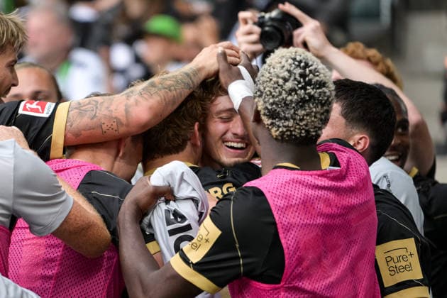 Sport Bilder des Tages Fußball, 1. Bundesliga, 20260905, Borussia Mönchengladbach - SV Elversberg. Im Bild Tor 3:4 Torjubel. Mönchengladbach Ista-Borussia-Park Nordrhein-Westfalen Deutschland *** Soccer, Bundesliga 1, 20260905, Borussia Mönchengladbach vs. SV Elversberg. Pictured: Goal 3, 4; Mönchengladbach fans celebrating the goal at Borussia Park, North Rhine-Westphalia, Germany Copyright: Passion2Press MarkusxFischerx