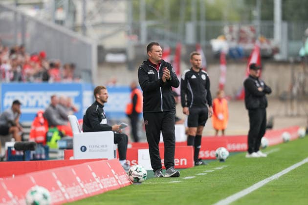Rot Weiss Essen vs. FC Viktoria Cologne, Soccer, 3rd Division, Matchday 4, 2026–2027 Season, September 5, 2026, Uwe Koschinat (RW Essen) on the sidelines: Rot-Weiss Essen vs. FC Viktoria Cologne, Soccer, 3rd Division, Matchday 4, 2026–2027 Season, September 5, 2026, Essen Copyright: xEibner-Pressefoto JavadxMohammadx EP_JMR